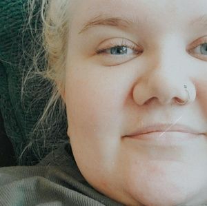 Meet your Posher, Caroline